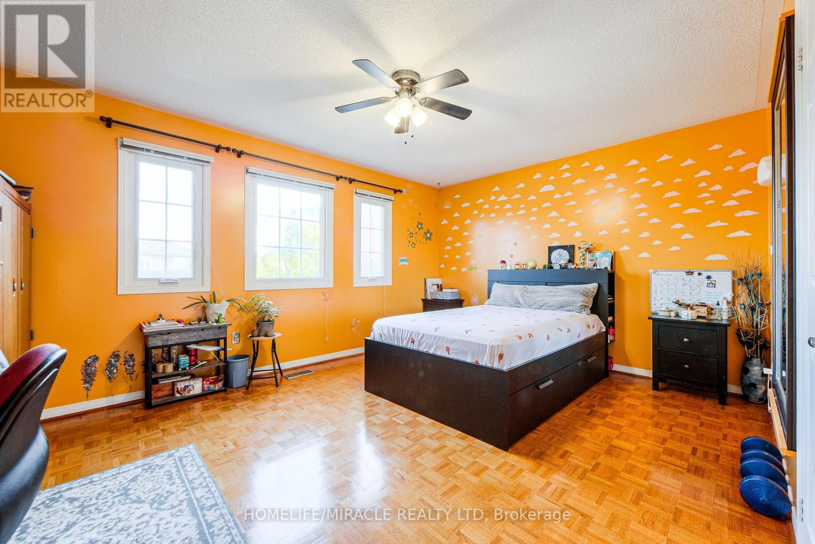 89 Woodlot Crescent, Toronto, Ontario  M9W 6T3 - Photo 11 - W12454529