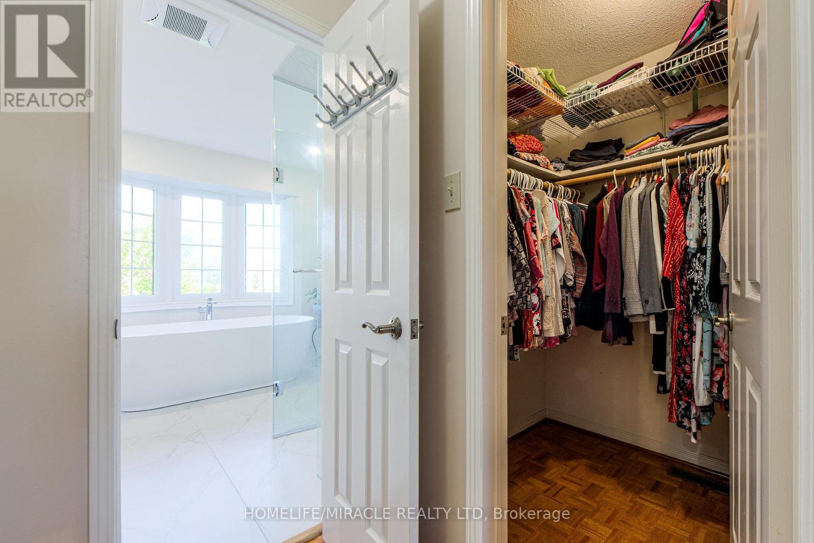 89 Woodlot Crescent, Toronto, Ontario  M9W 6T3 - Photo 19 - W12454529