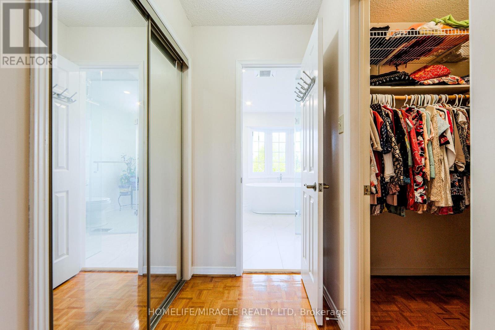 89 Woodlot Crescent, Toronto, Ontario  M9W 6T3 - Photo 20 - W12454529
