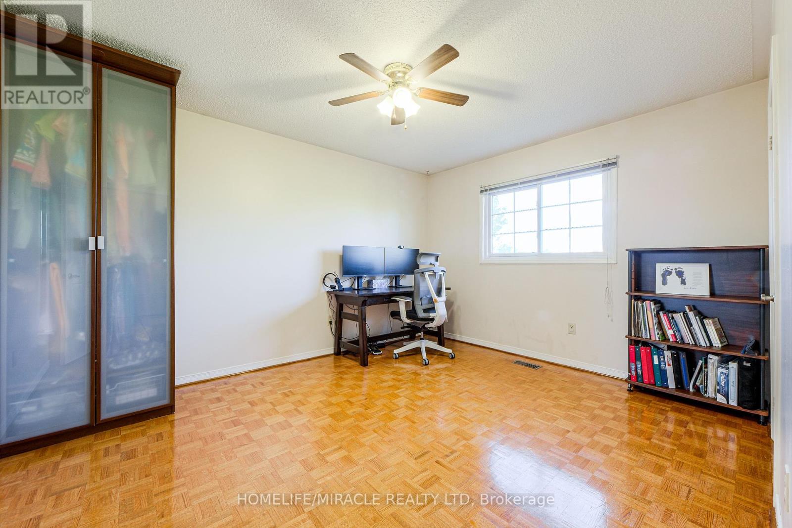 89 Woodlot Crescent, Toronto, Ontario  M9W 6T3 - Photo 23 - W12454529