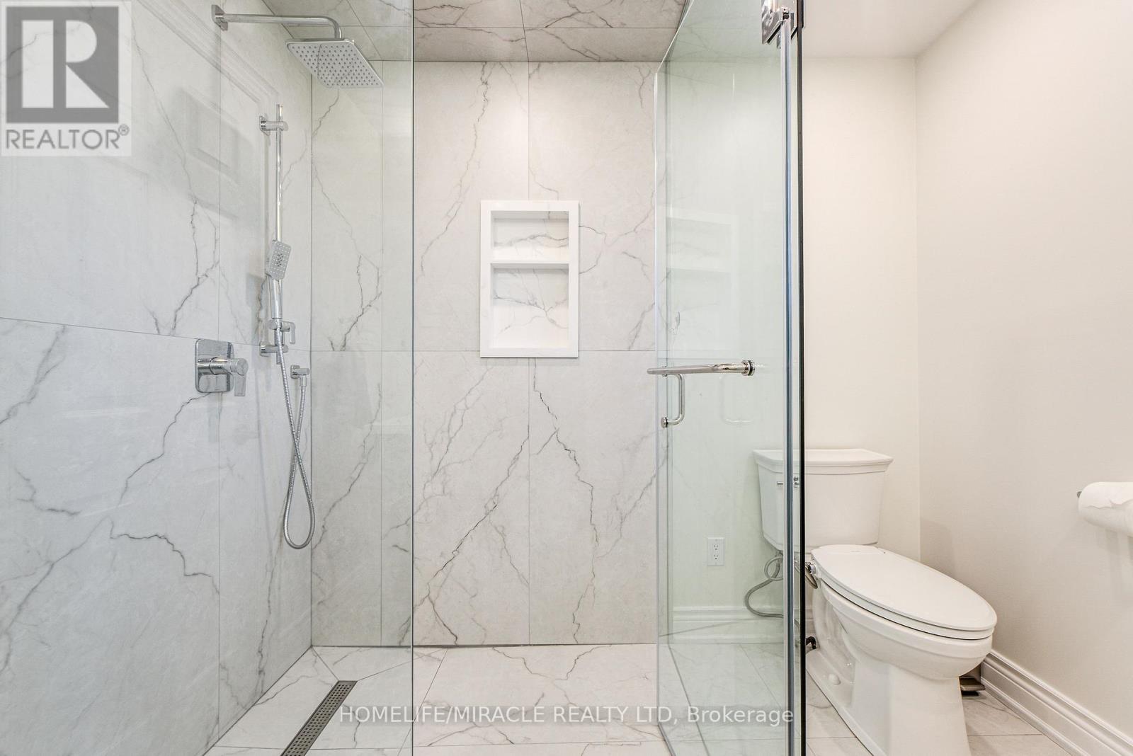 89 Woodlot Crescent, Toronto, Ontario  M9W 6T3 - Photo 24 - W12454529
