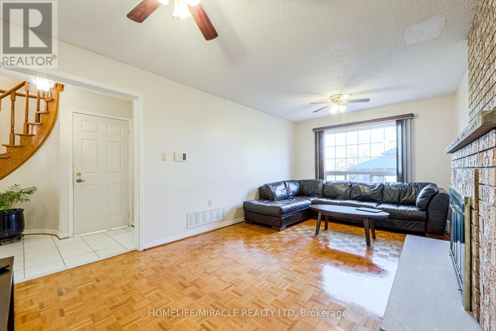 89 Woodlot Crescent, Toronto, Ontario  M9W 6T3 - Photo 29 - W12454529