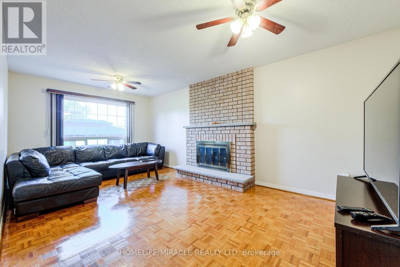 89 Woodlot Crescent, Toronto, Ontario  M9W 6T3 - Photo 30 - W12454529