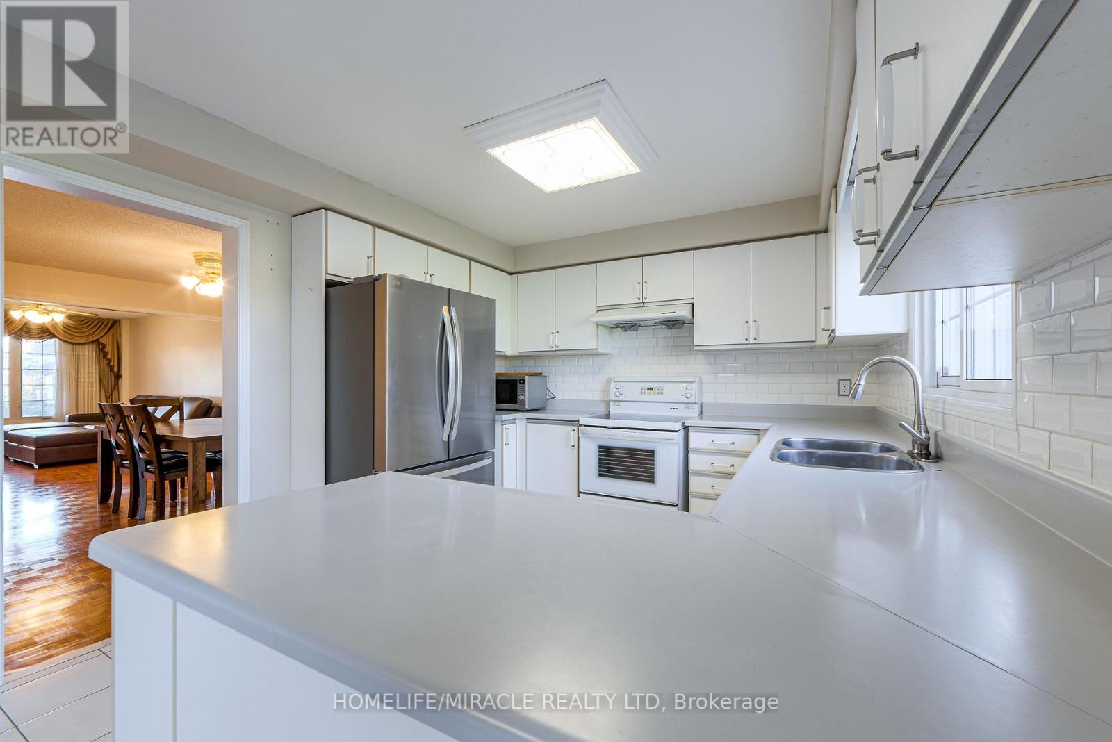 89 Woodlot Crescent, Toronto, Ontario  M9W 6T3 - Photo 31 - W12454529