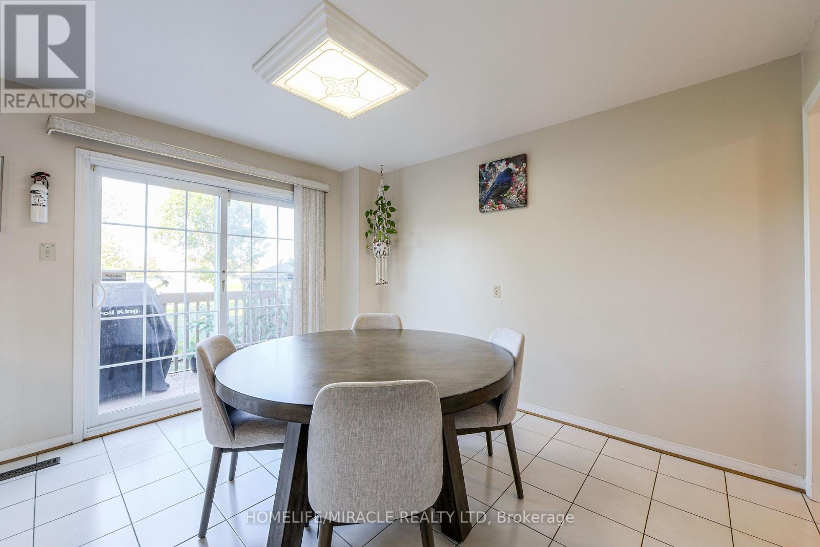 89 Woodlot Crescent, Toronto, Ontario  M9W 6T3 - Photo 34 - W12454529