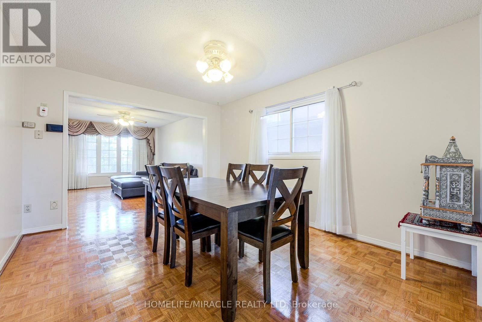 89 Woodlot Crescent, Toronto, Ontario  M9W 6T3 - Photo 38 - W12454529