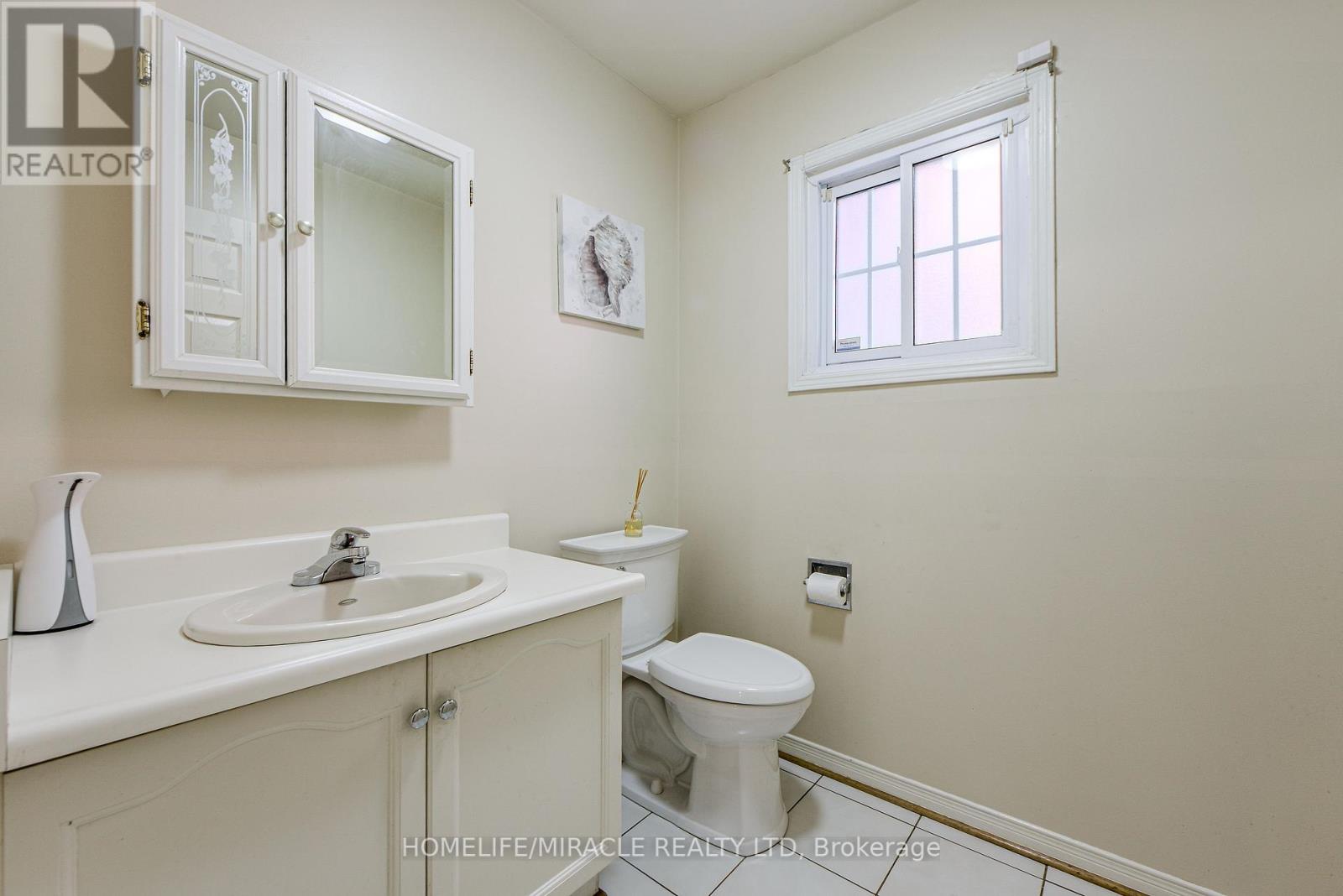 89 Woodlot Crescent, Toronto, Ontario  M9W 6T3 - Photo 43 - W12454529
