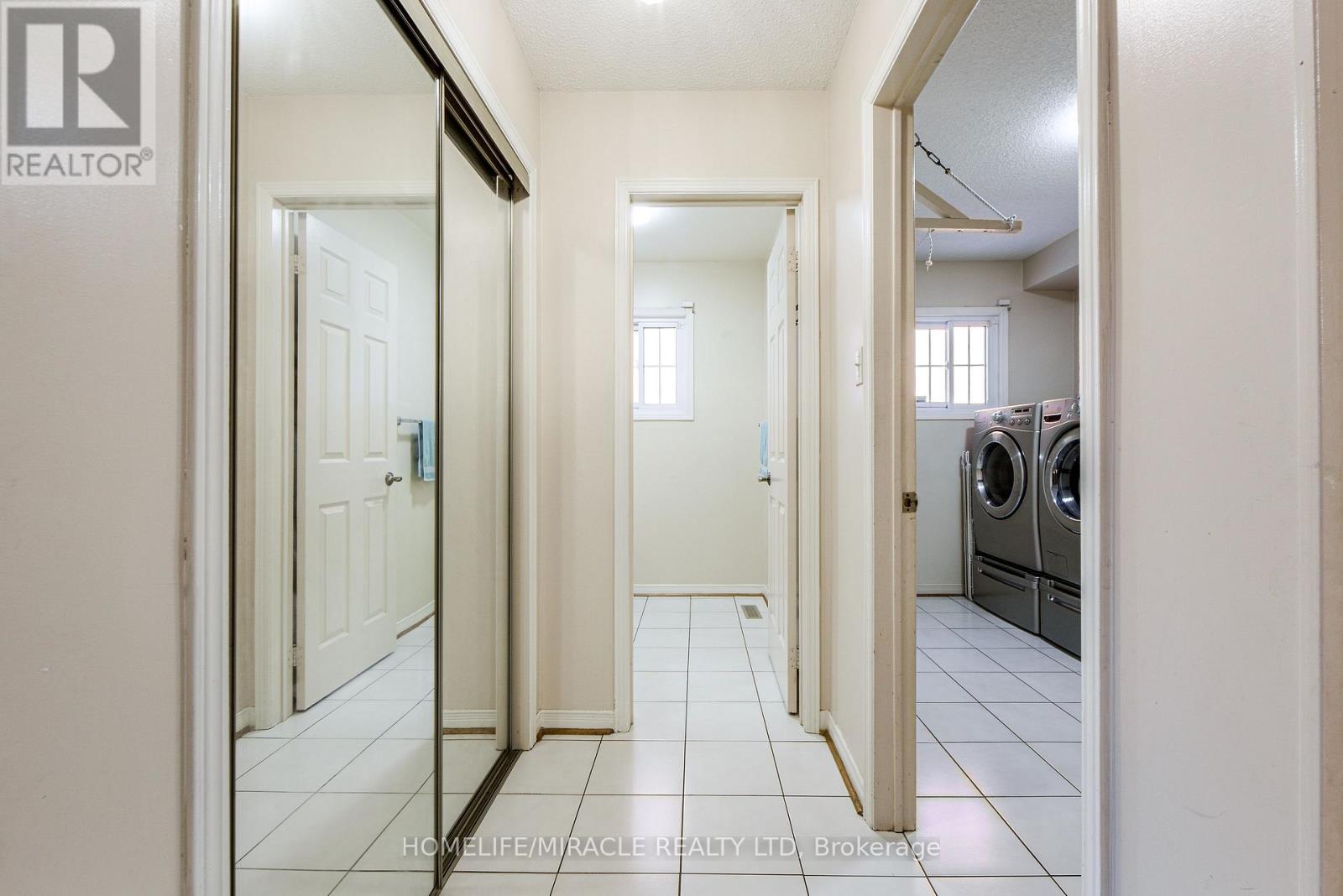 89 Woodlot Crescent, Toronto, Ontario  M9W 6T3 - Photo 45 - W12454529