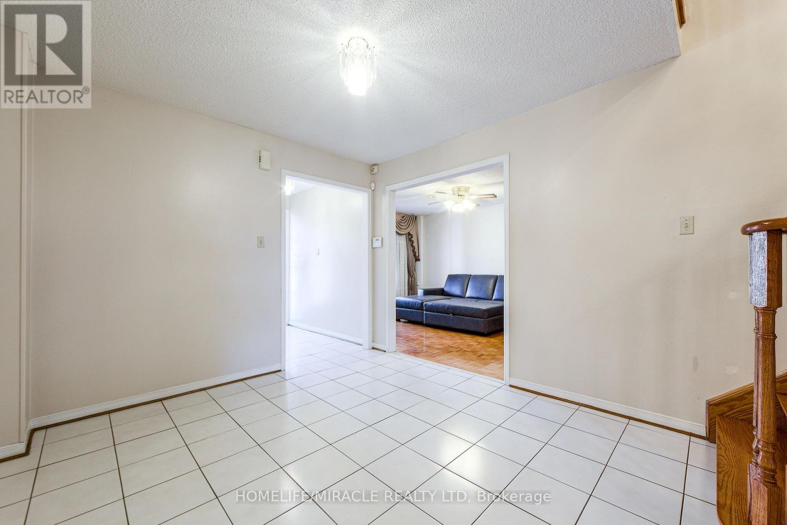 89 Woodlot Crescent, Toronto, Ontario  M9W 6T3 - Photo 46 - W12454529