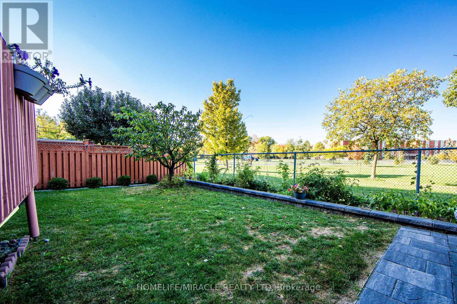 89 Woodlot Crescent, Toronto, Ontario  M9W 6T3 - Photo 8 - W12454529