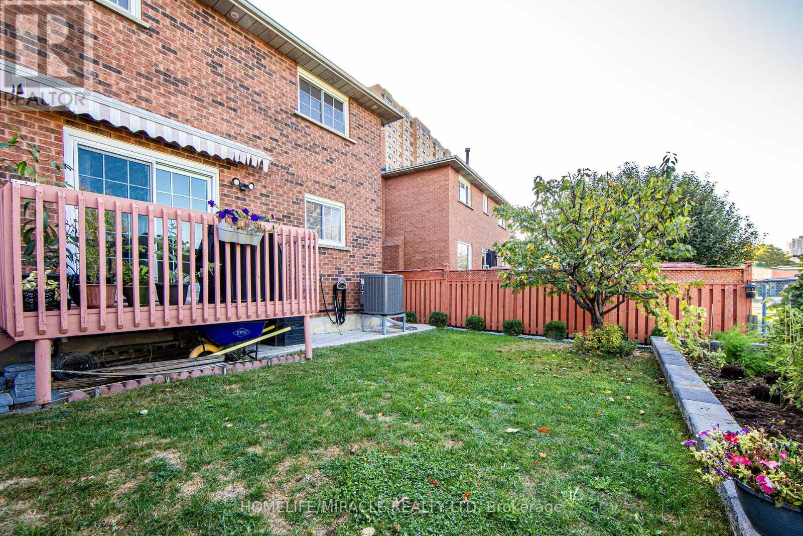 89 Woodlot Crescent, Toronto, Ontario  M9W 6T3 - Photo 9 - W12454529