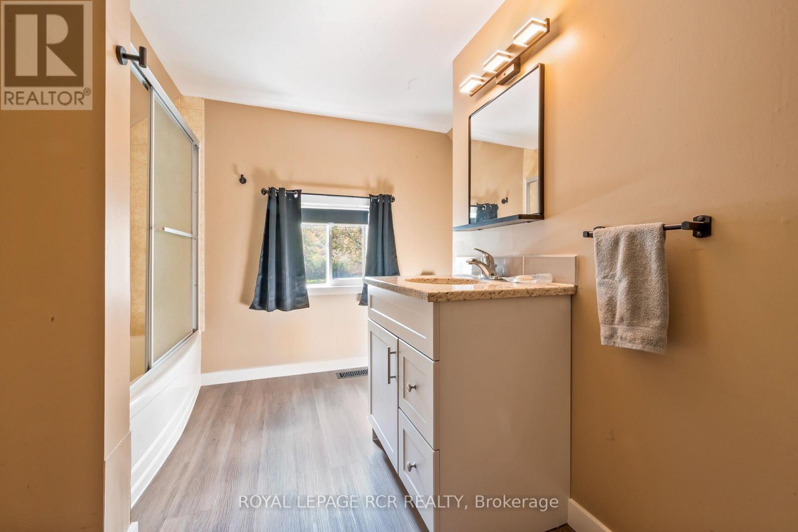 19726 Airport Road, Caledon, Ontario  L7K 0A3 - Photo 16 - W12454536