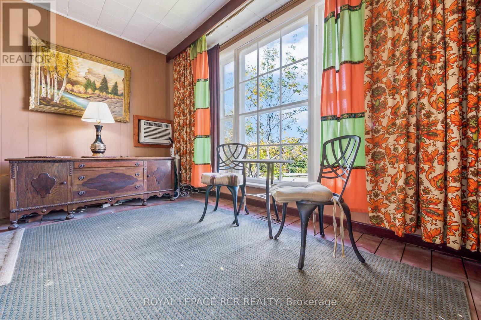 19726 Airport Road, Caledon, Ontario  L7K 0A3 - Photo 5 - W12454536