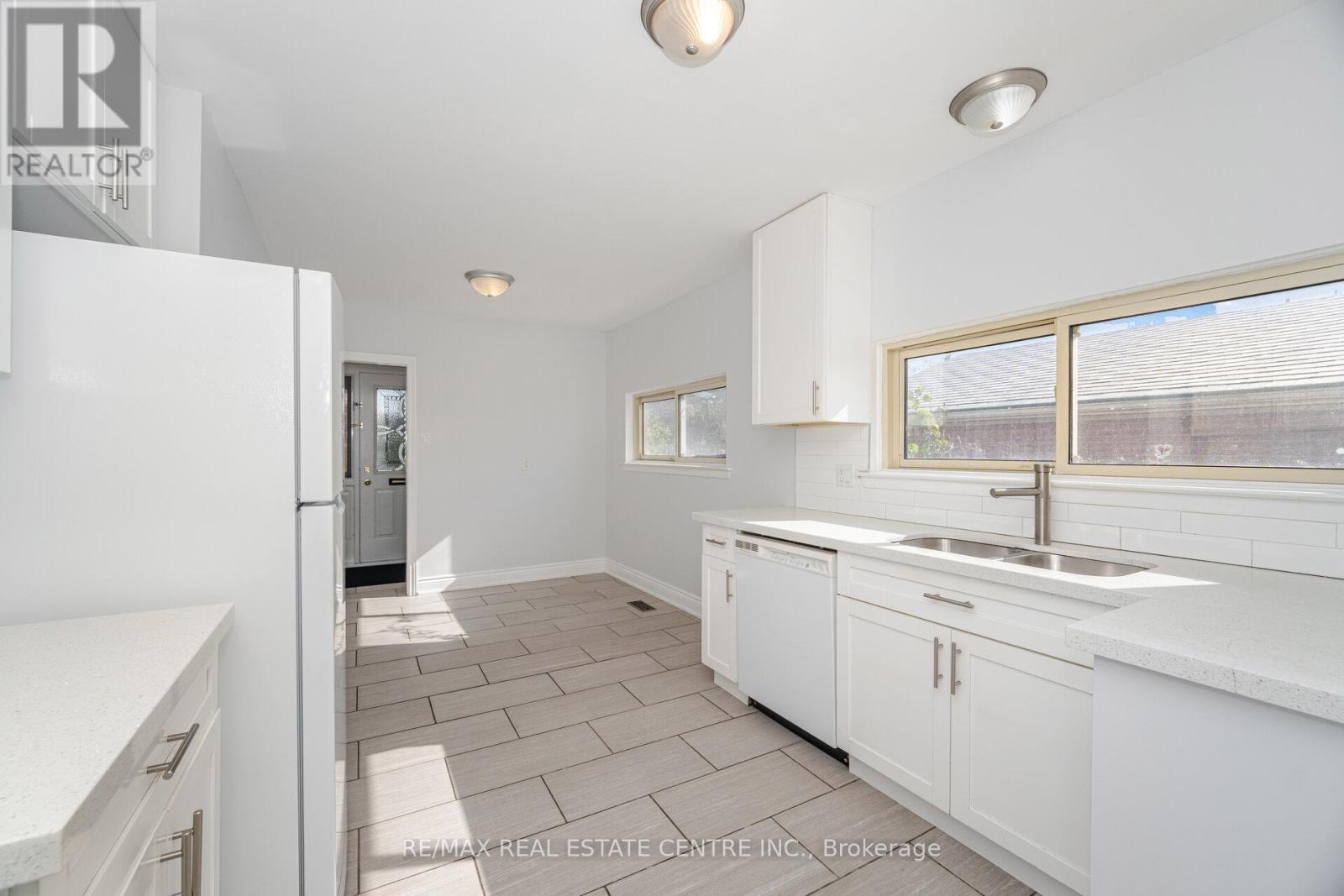 219 Mill Street S, Brampton, Ontario  L6Y 1T9 - Photo 10 - W12454562