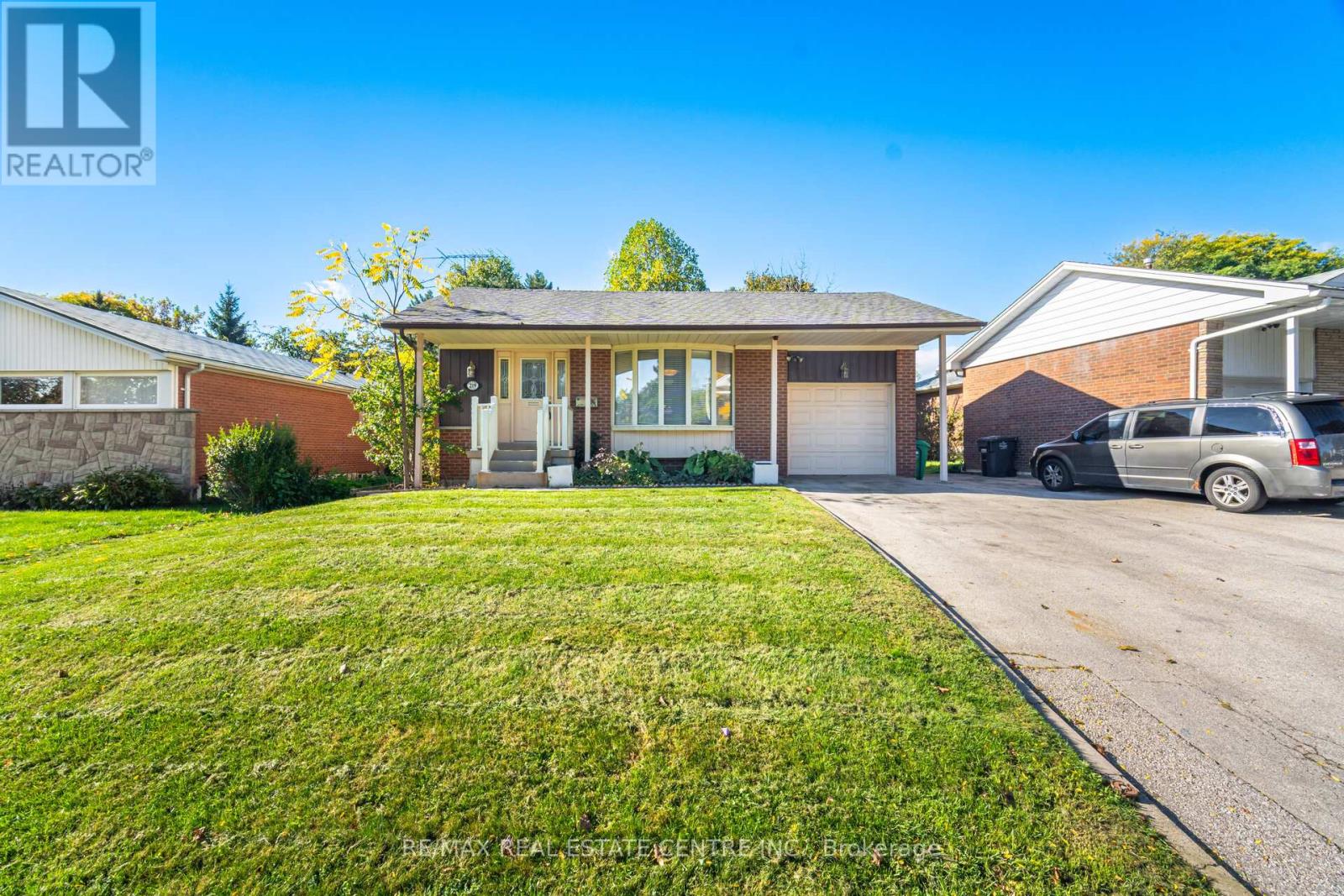 219 Mill Street S, Brampton, Ontario  L6Y 1T9 - Photo 2 - W12454562
