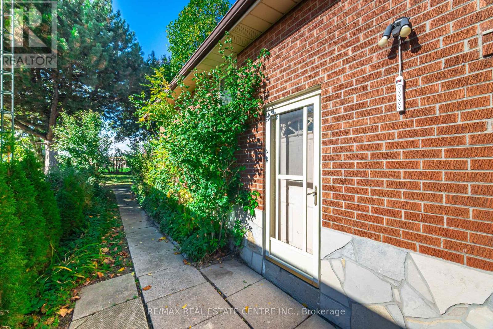 219 Mill Street S, Brampton, Ontario  L6Y 1T9 - Photo 24 - W12454562