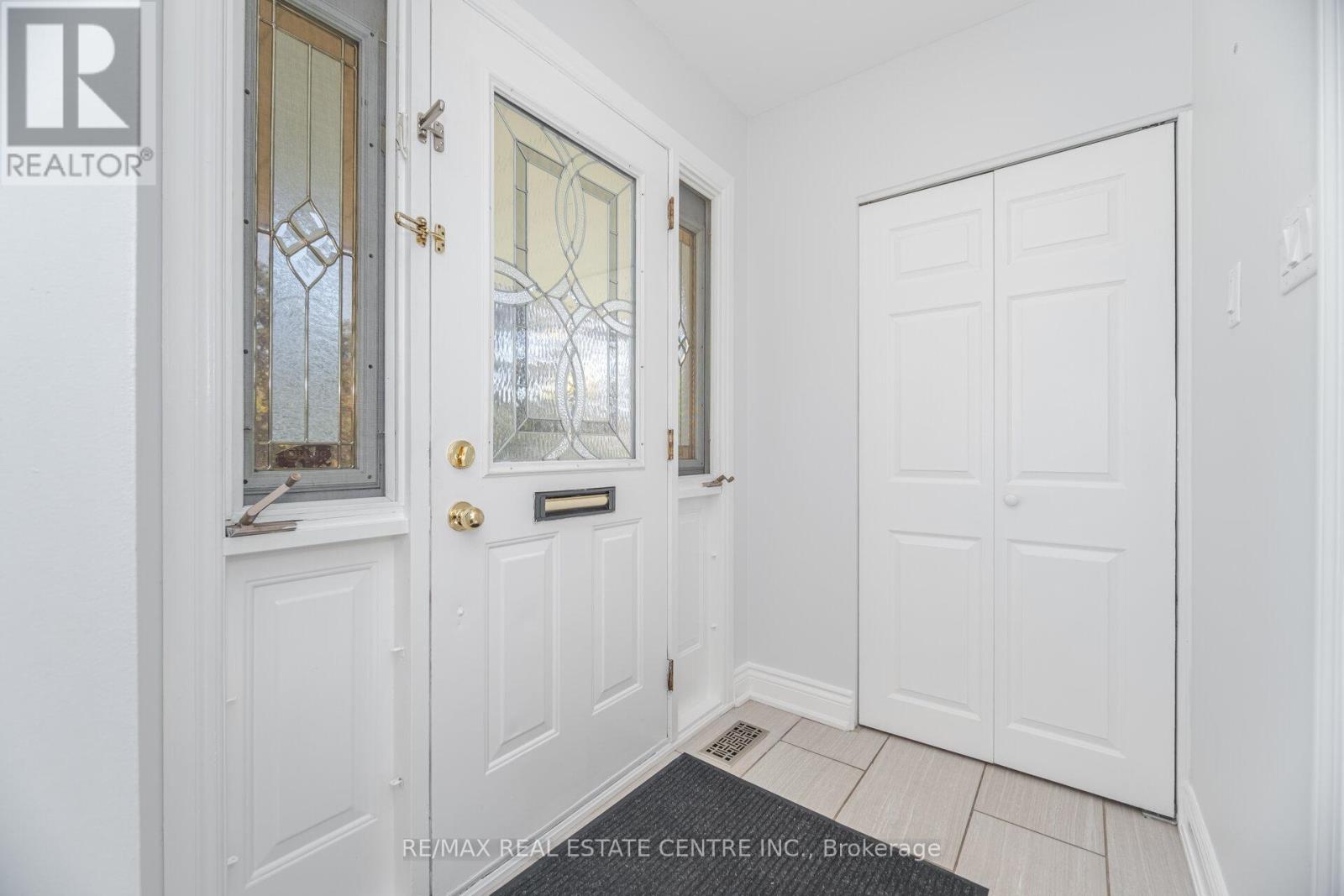 219 Mill Street S, Brampton, Ontario  L6Y 1T9 - Photo 6 - W12454562