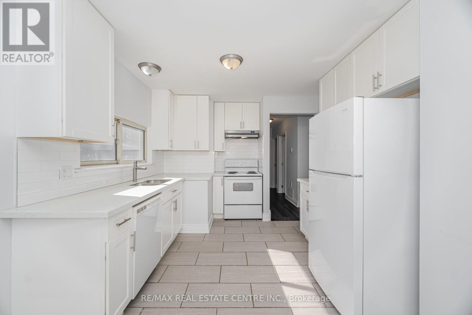 219 Mill Street S, Brampton, Ontario  L6Y 1T9 - Photo 8 - W12454562