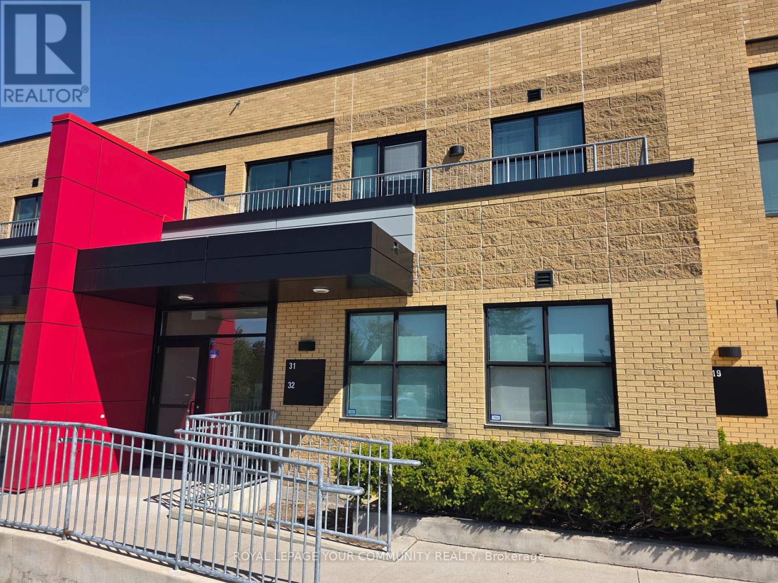 Dr 31-32 - 2155 Dunwin Drive, Mississauga, Ontario  L5L 4M1 - Photo 2 - W12454573