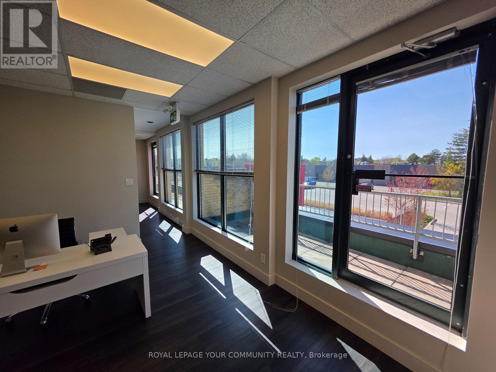 Dr 31-32 - 2155 Dunwin Drive, Mississauga, Ontario  L5L 4M1 - Photo 5 - W12454573