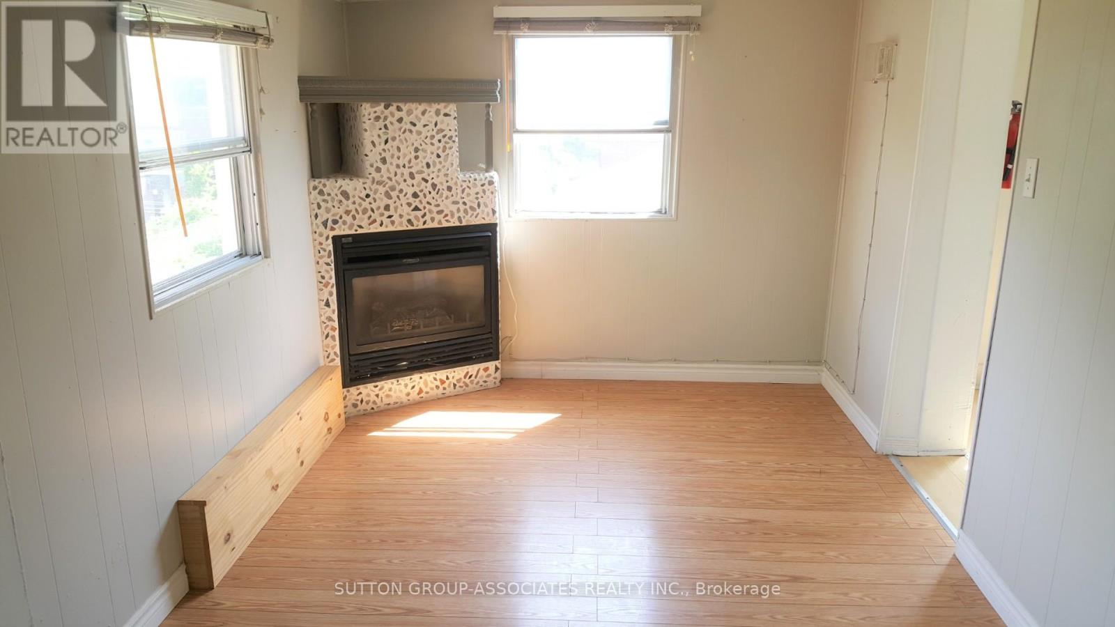 203 Fairview Avenue, Toronto, Ontario  M6P 3A6 - Photo 10 - W12454587