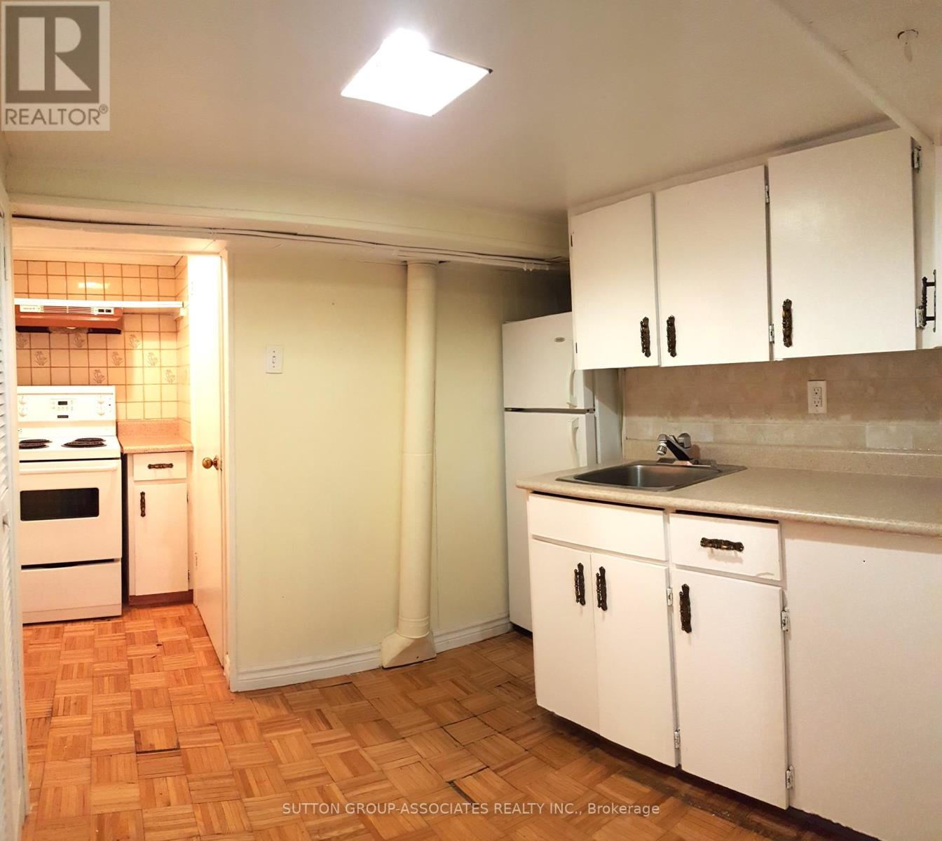 203 Fairview Avenue, Toronto, Ontario  M6P 3A6 - Photo 20 - W12454587