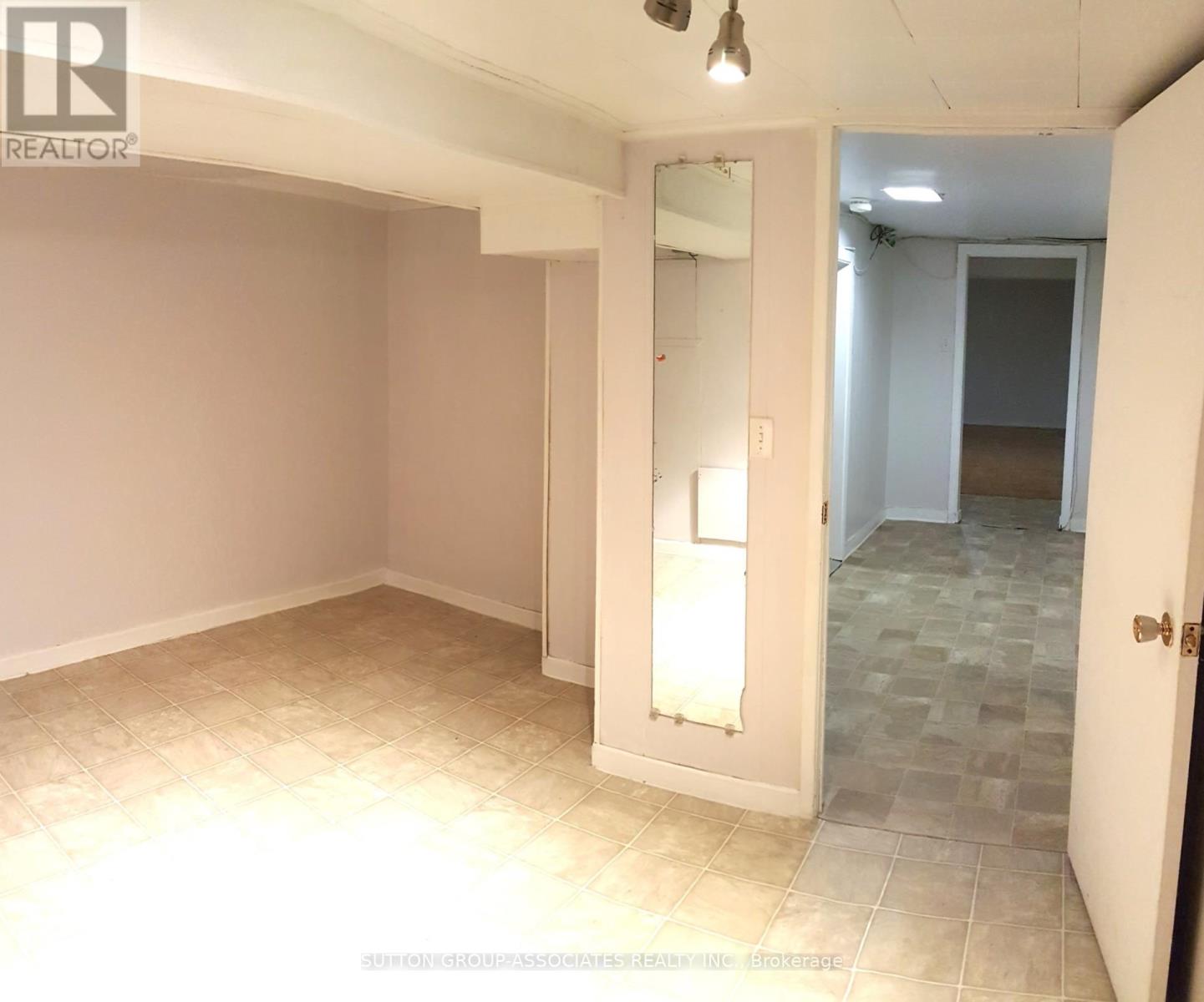 203 Fairview Avenue, Toronto, Ontario  M6P 3A6 - Photo 21 - W12454587