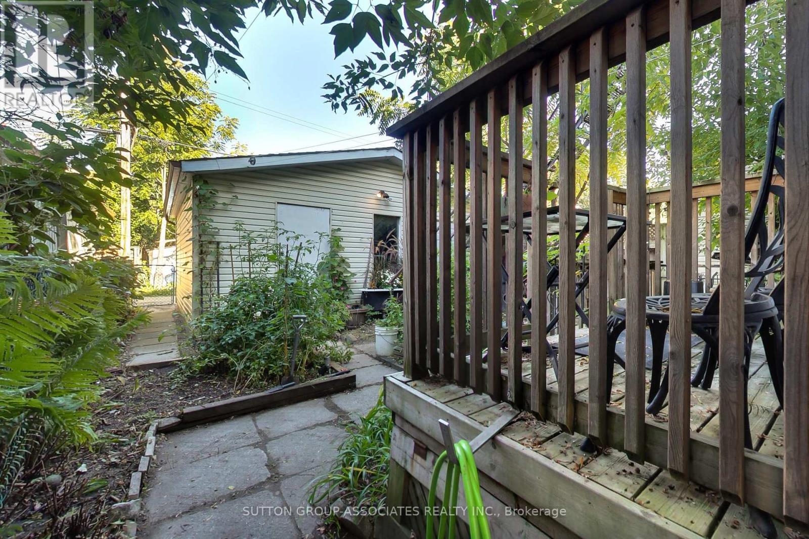 203 Fairview Avenue, Toronto, Ontario  M6P 3A6 - Photo 24 - W12454587