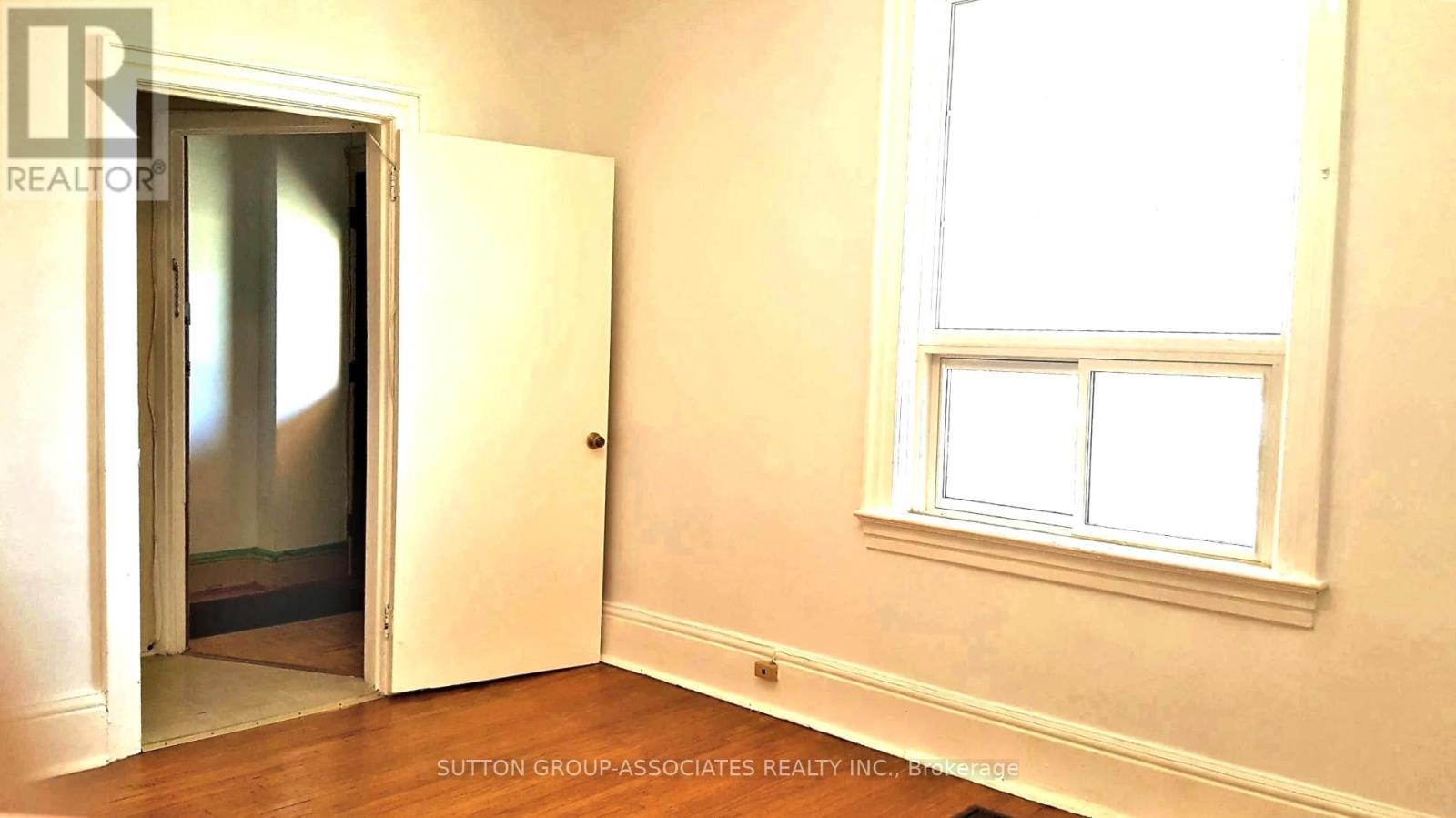 203 Fairview Avenue, Toronto, Ontario  M6P 3A6 - Photo 4 - W12454587