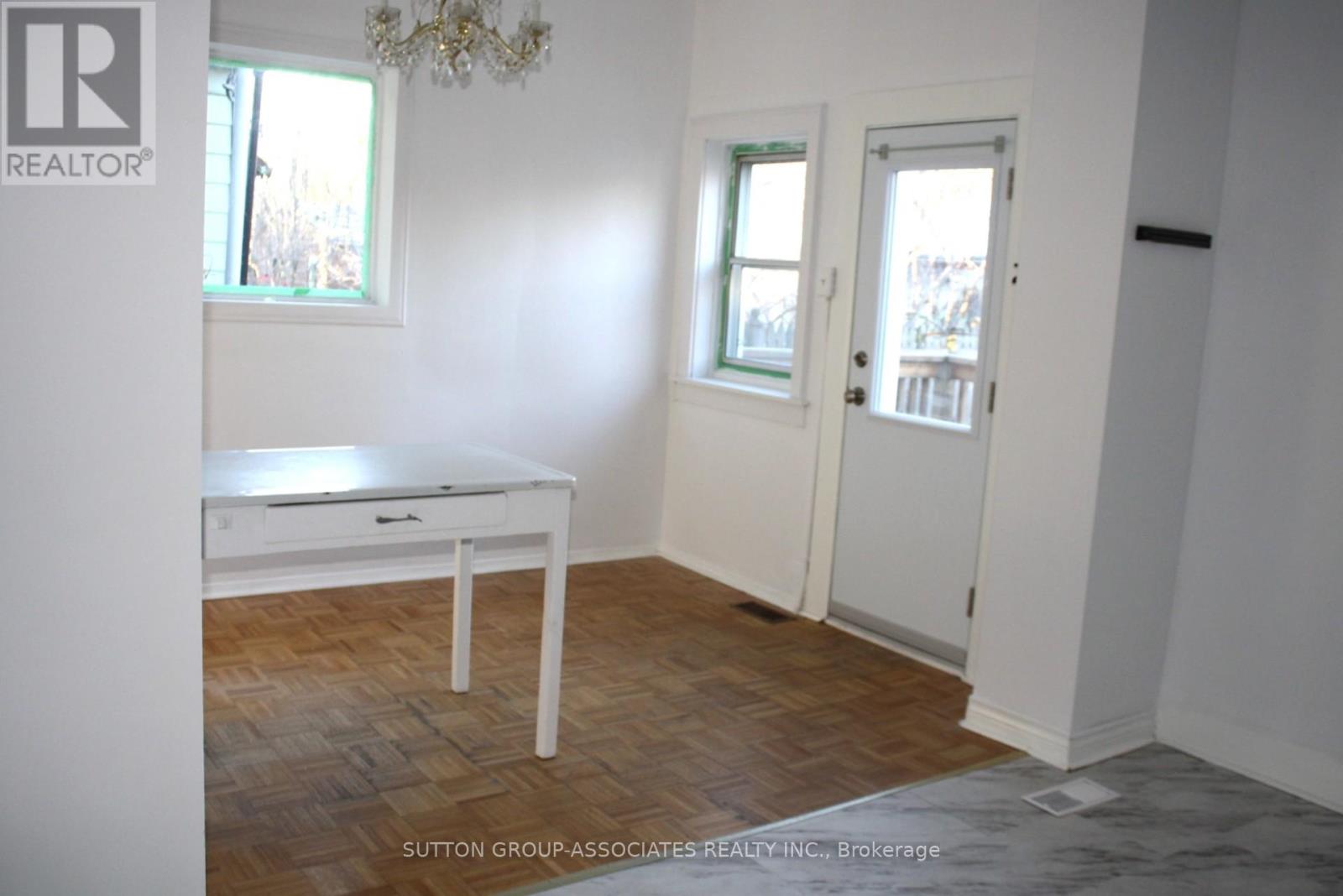 203 Fairview Avenue, Toronto, Ontario  M6P 3A6 - Photo 7 - W12454587