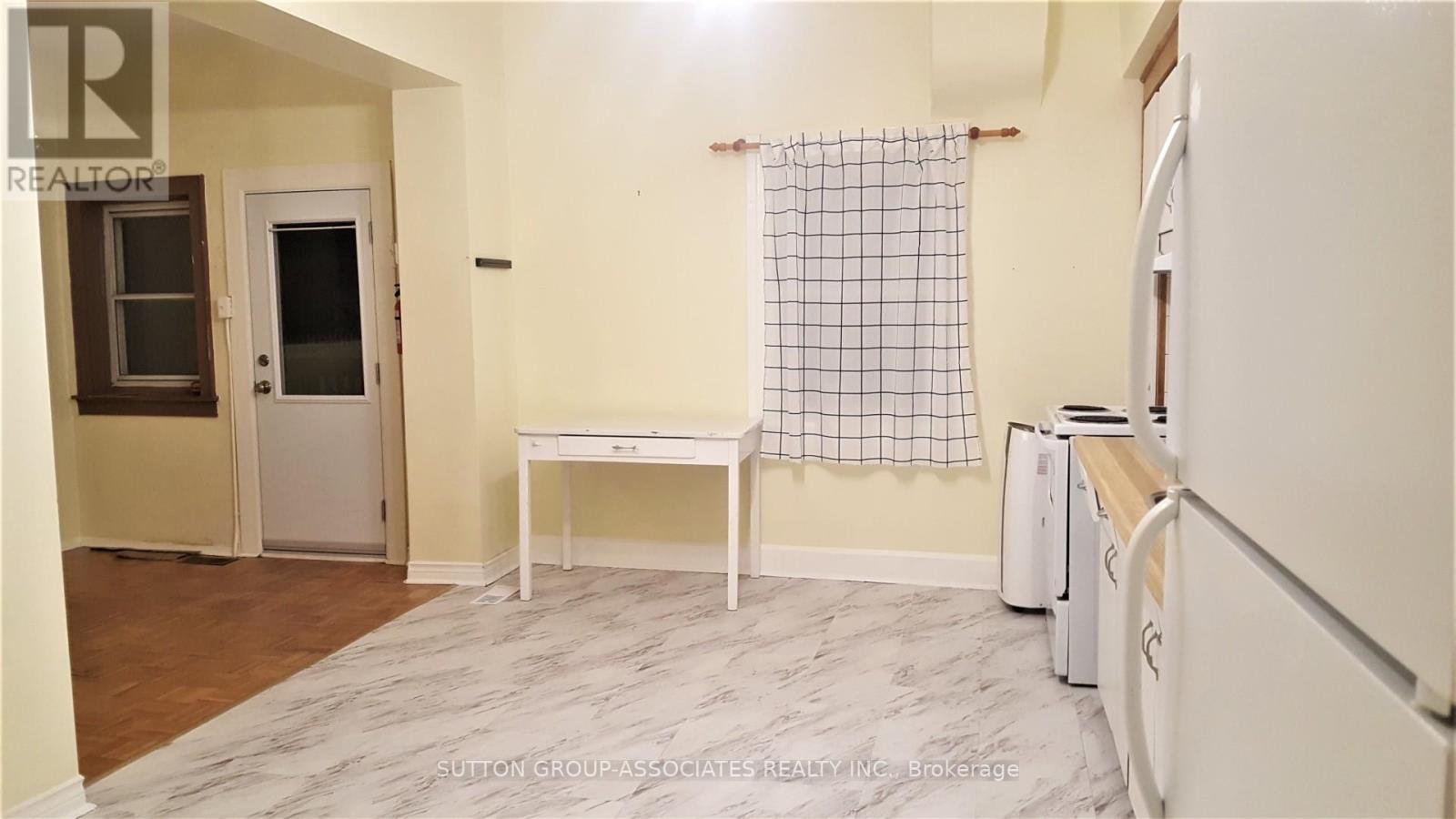 203 Fairview Avenue, Toronto, Ontario  M6P 3A6 - Photo 9 - W12454587