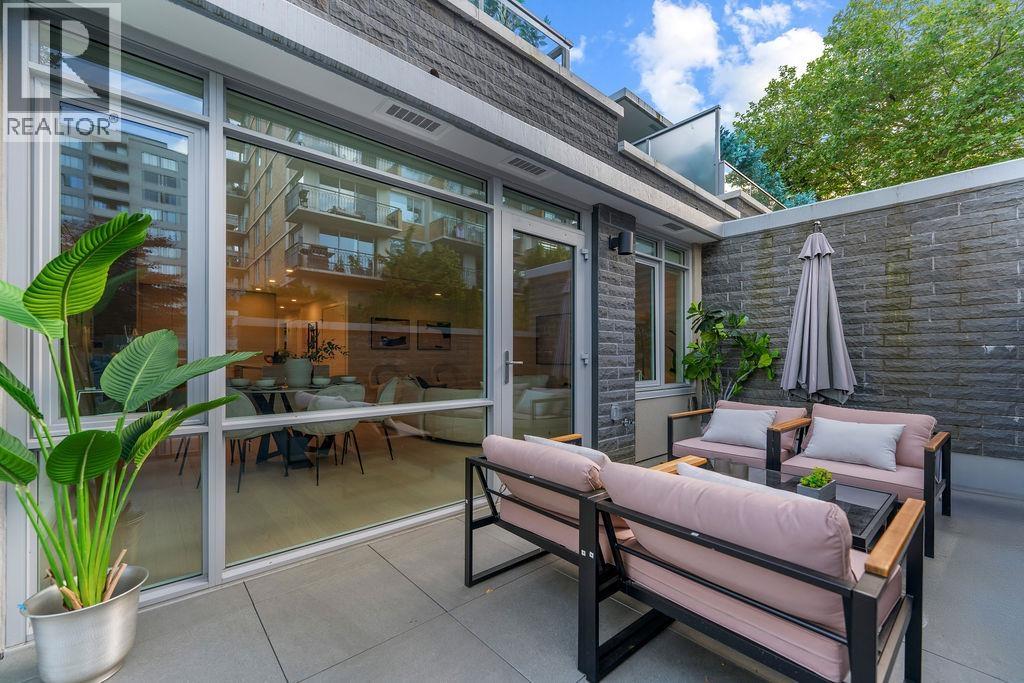 202 1331 Marine Drive, West Vancouver, British Columbia  V7T 1B6 - Photo 4 - R3057064
