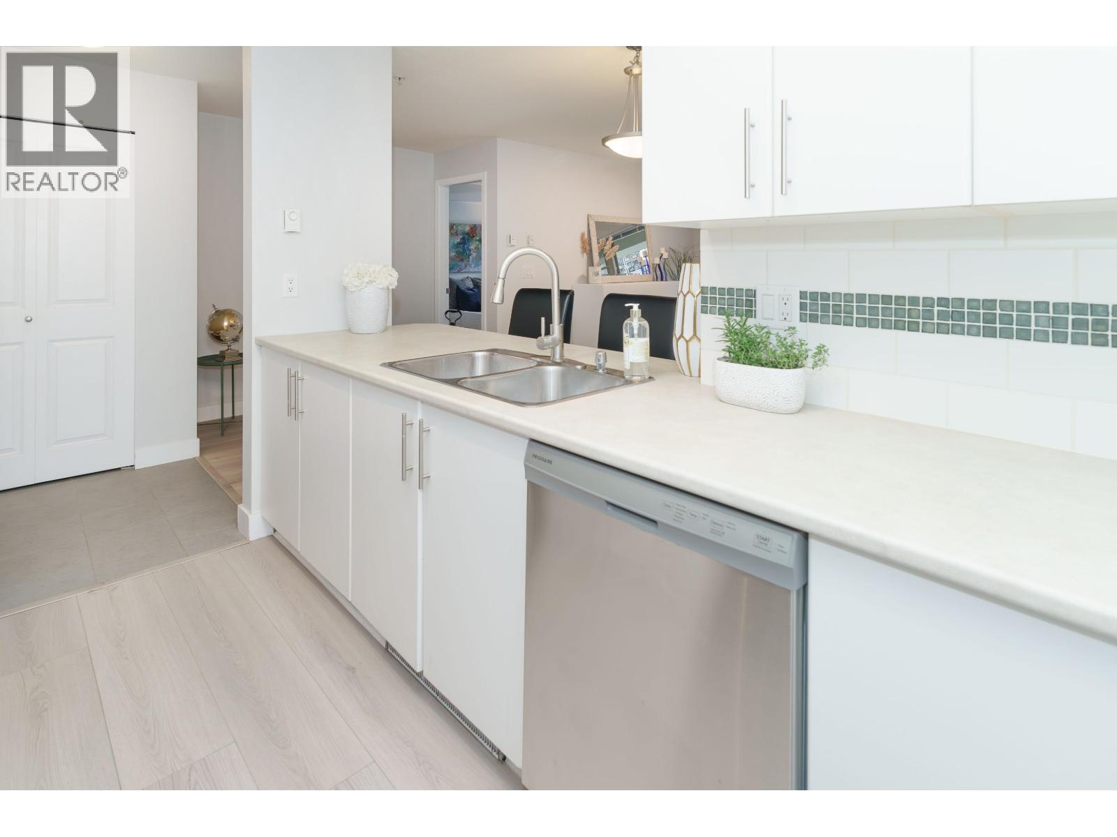 208 12248 224 Street, Maple Ridge, British Columbia  V2X 8W6 - Photo 3 - R3057069