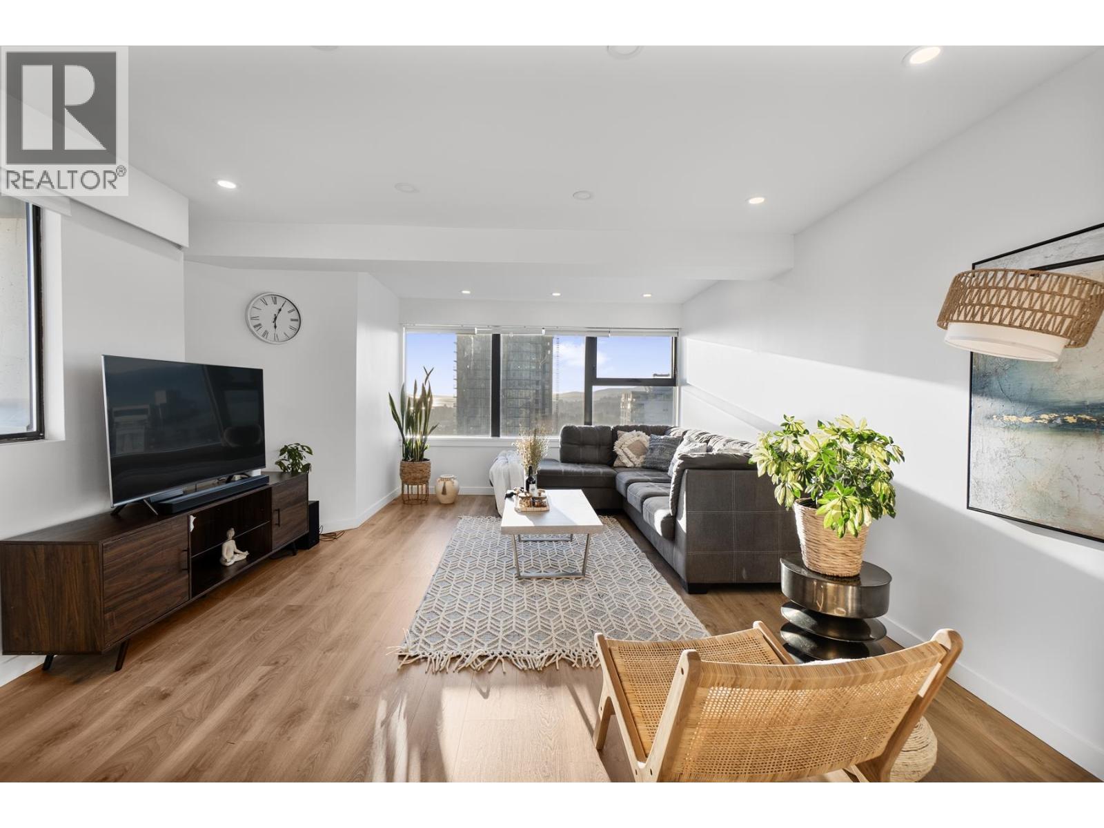 1304 1515 Eastern Avenue, North Vancouver, British Columbia  V7L 4R2 - Photo 3 - R3057084