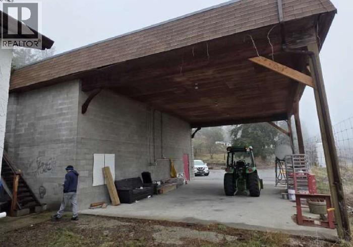 5078 Cousins Place Peachland Photo 4 5078 Cousins Place Peachland Photo 4