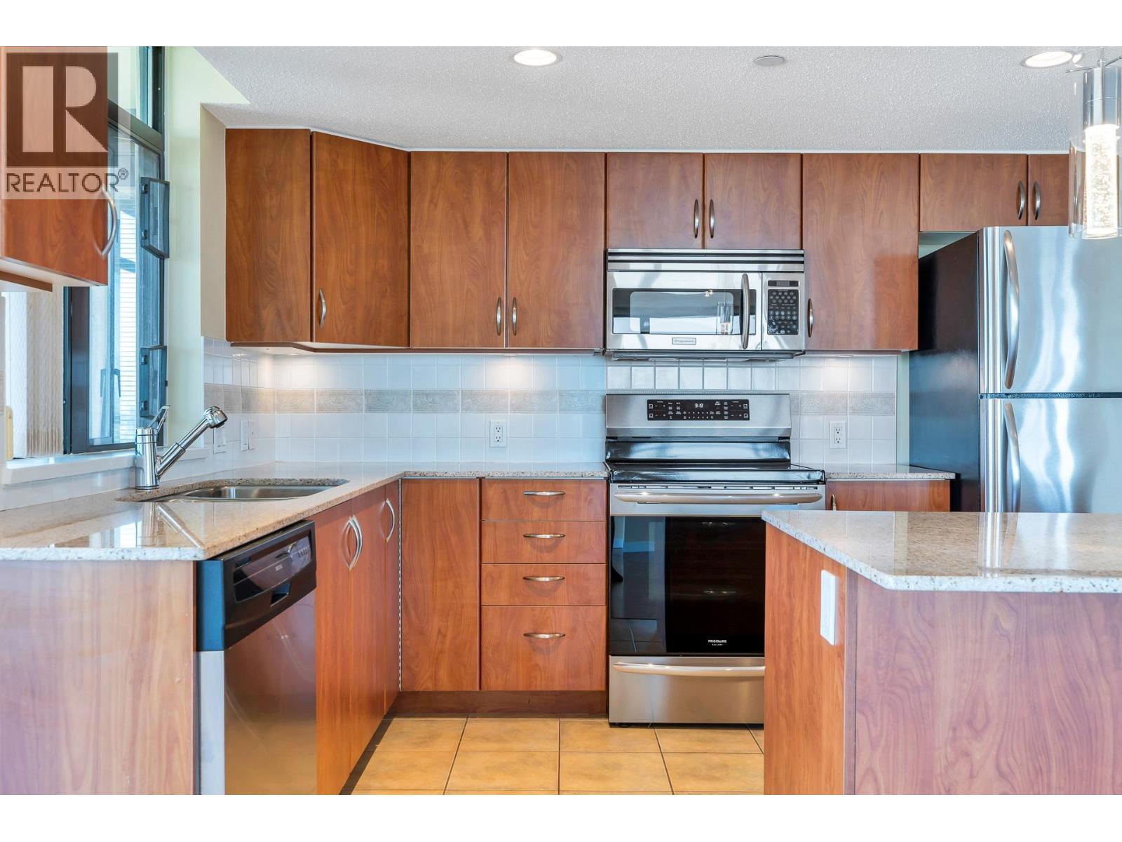 1903 615 Hamilton Street, New Westminster, British Columbia  V3M 7A7 - Photo 9 - R3027450