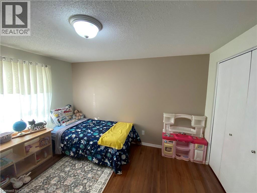 30 Reistview Street, Kitchener, Ontario  N2E 4H3 - Photo 9 - 40777966