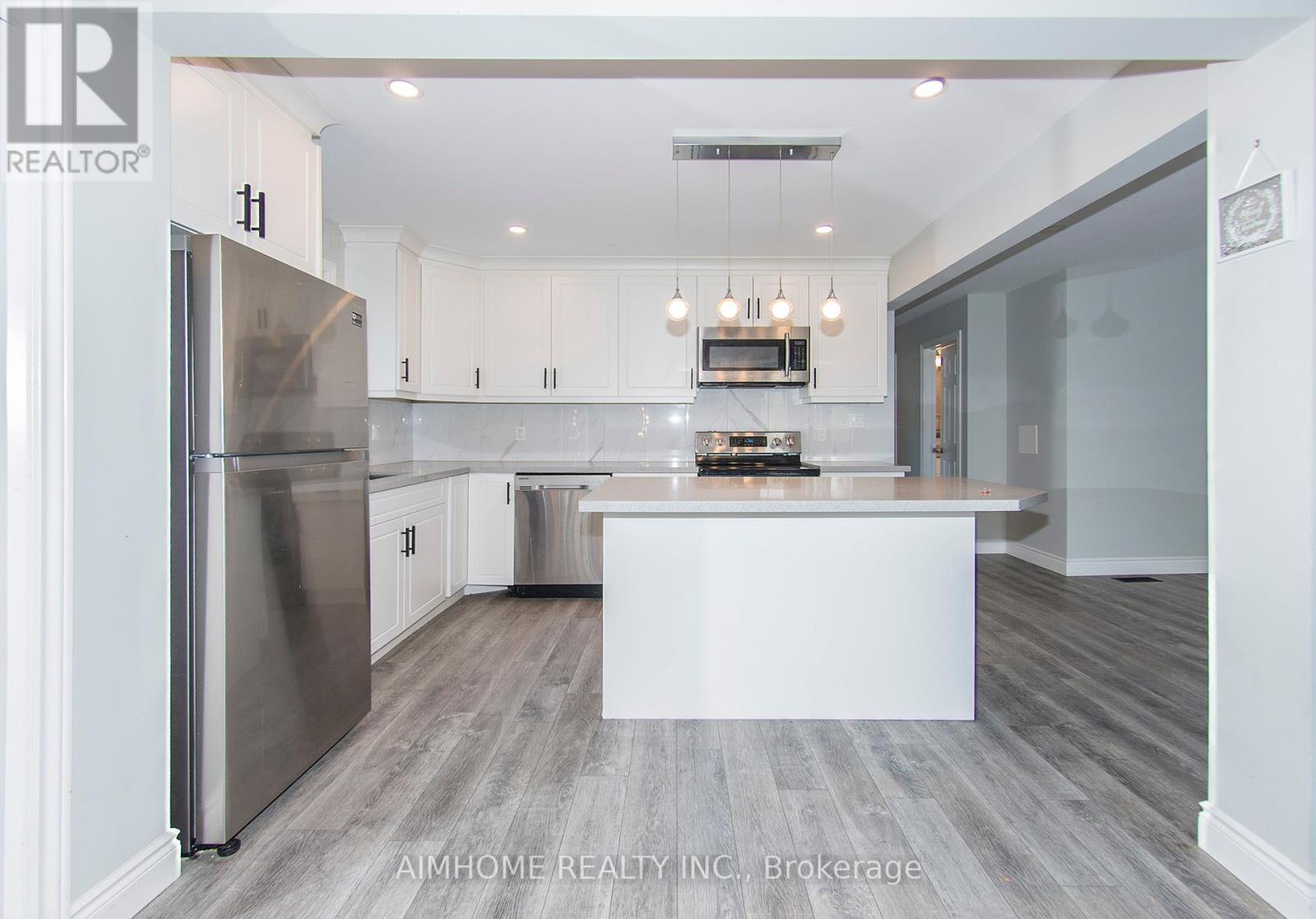 A - 389 Churchill Court, Waterloo, Ontario  N2L 6B4 - Photo 3 - X12454439