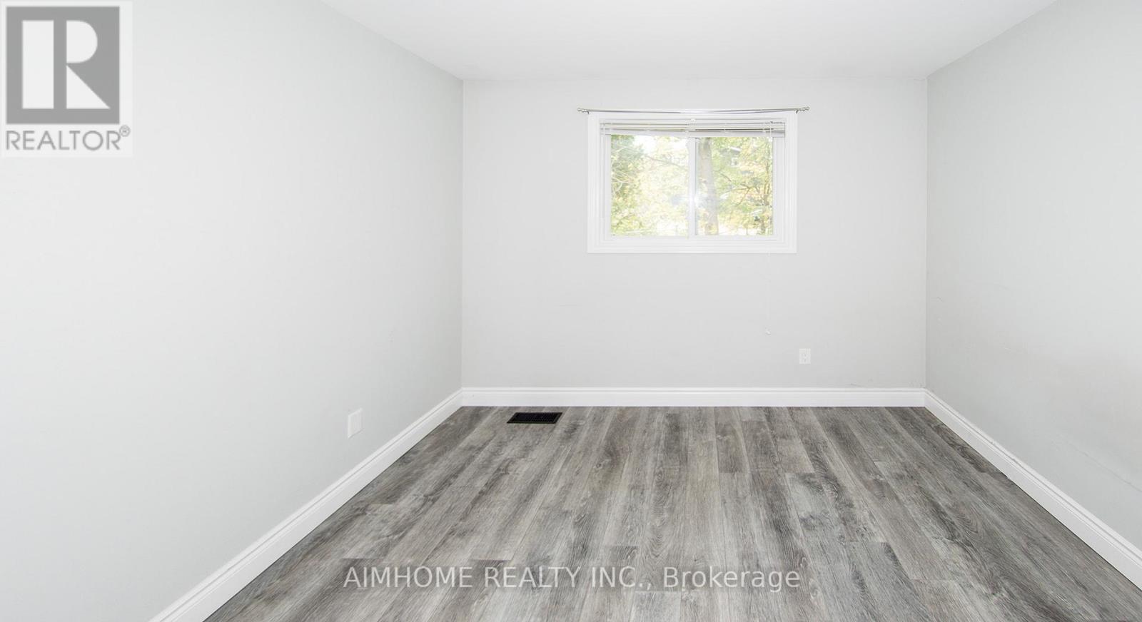 A - 389 Churchill Court, Waterloo, Ontario  N2L 6B4 - Photo 9 - X12454439