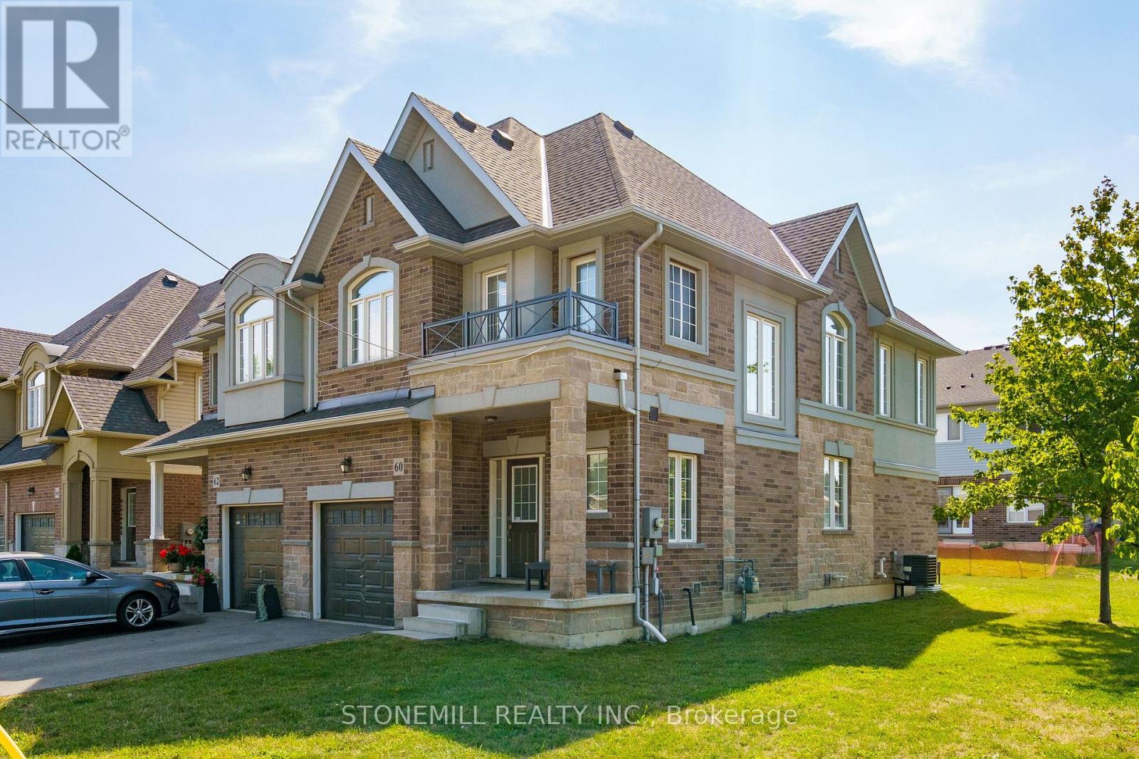 60 Bobolink Road, Hamilton, Ontario  L9A 2P5 - Photo 2 - X12454455