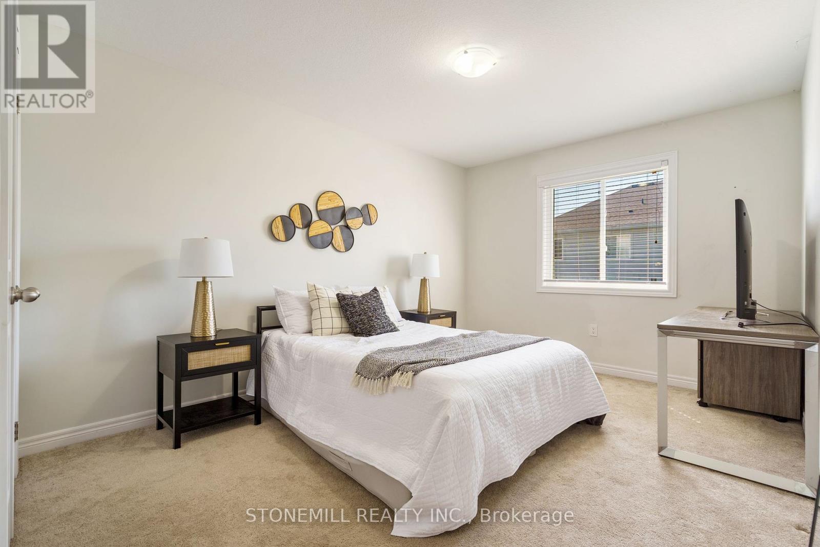 60 Bobolink Road, Hamilton, Ontario  L9A 2P5 - Photo 24 - X12454455