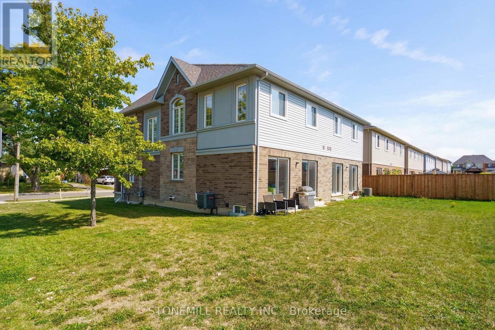 60 Bobolink Road, Hamilton, Ontario  L9A 2P5 - Photo 27 - X12454455
