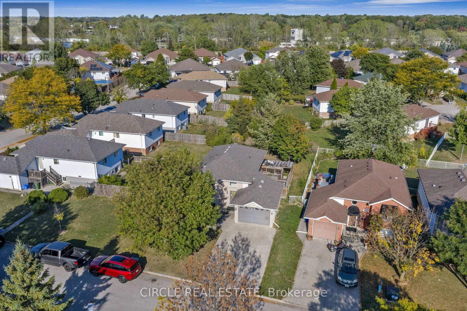 3818 Yellowood Street, Windsor, Ontario  N9E 4T3 - Photo 3 - X12454468