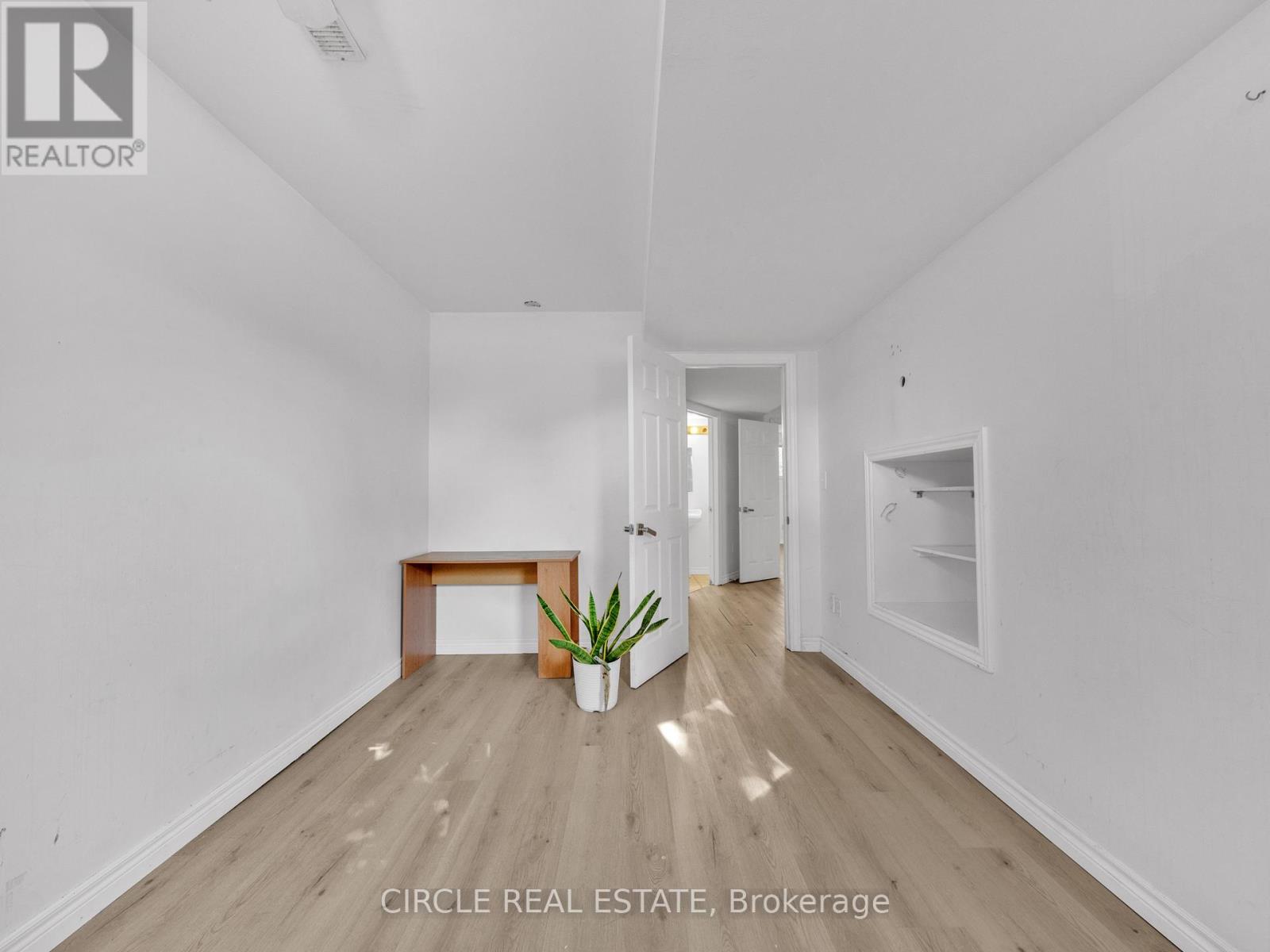 3818 Yellowood Street, Windsor, Ontario  N9E 4T3 - Photo 33 - X12454468
