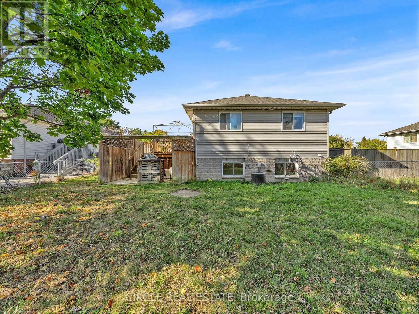 3818 Yellowood Street, Windsor, Ontario  N9E 4T3 - Photo 39 - X12454468