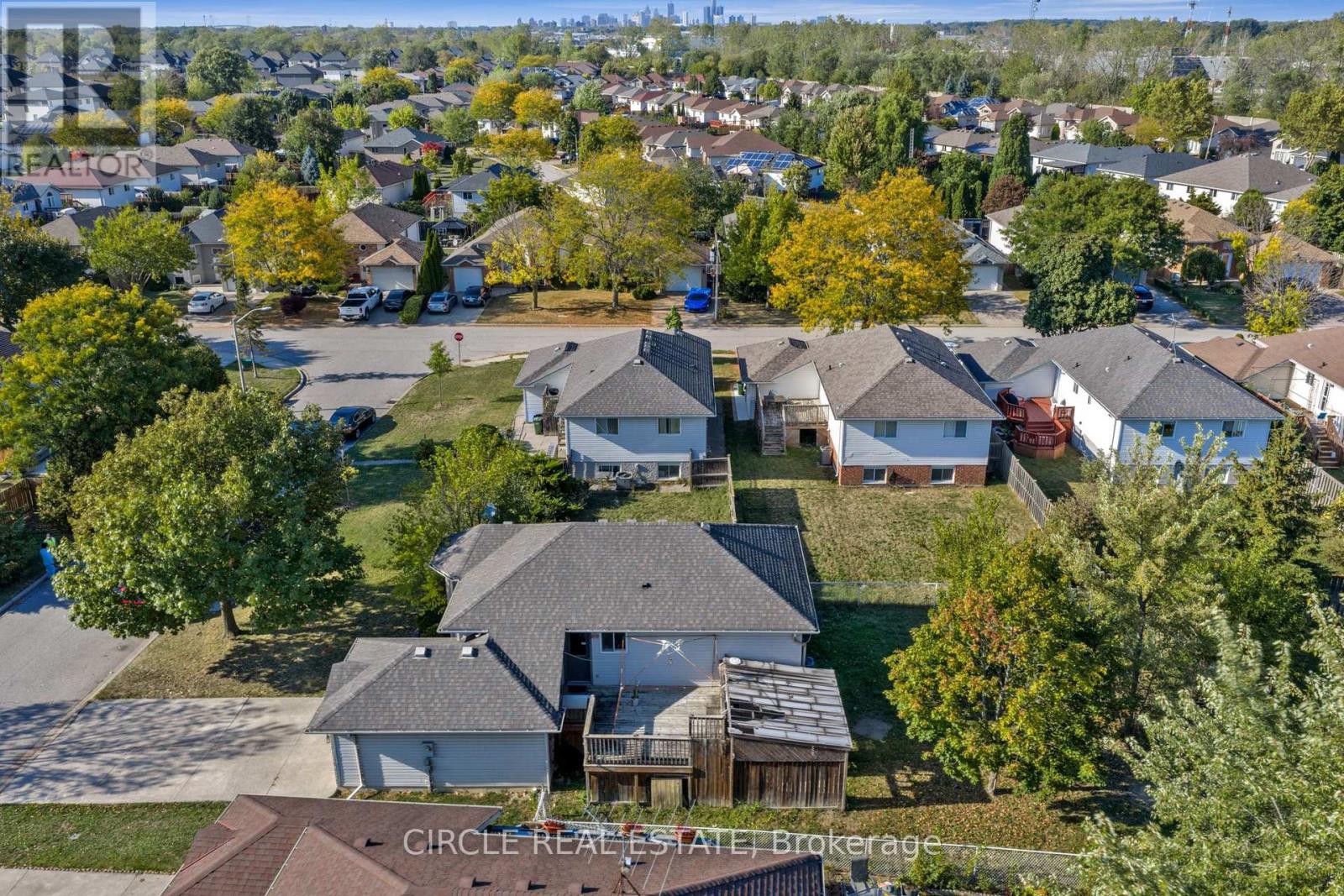 3818 Yellowood Street, Windsor, Ontario  N9E 4T3 - Photo 4 - X12454468