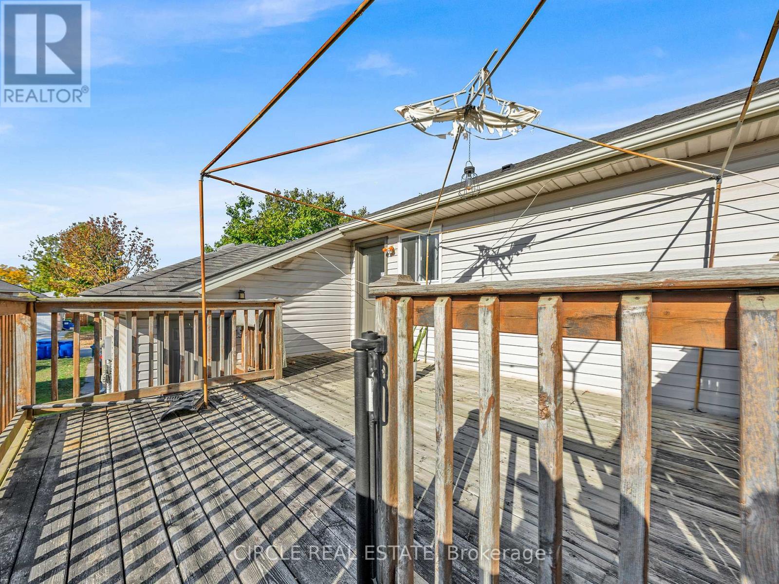 3818 Yellowood Street, Windsor, Ontario  N9E 4T3 - Photo 42 - X12454468