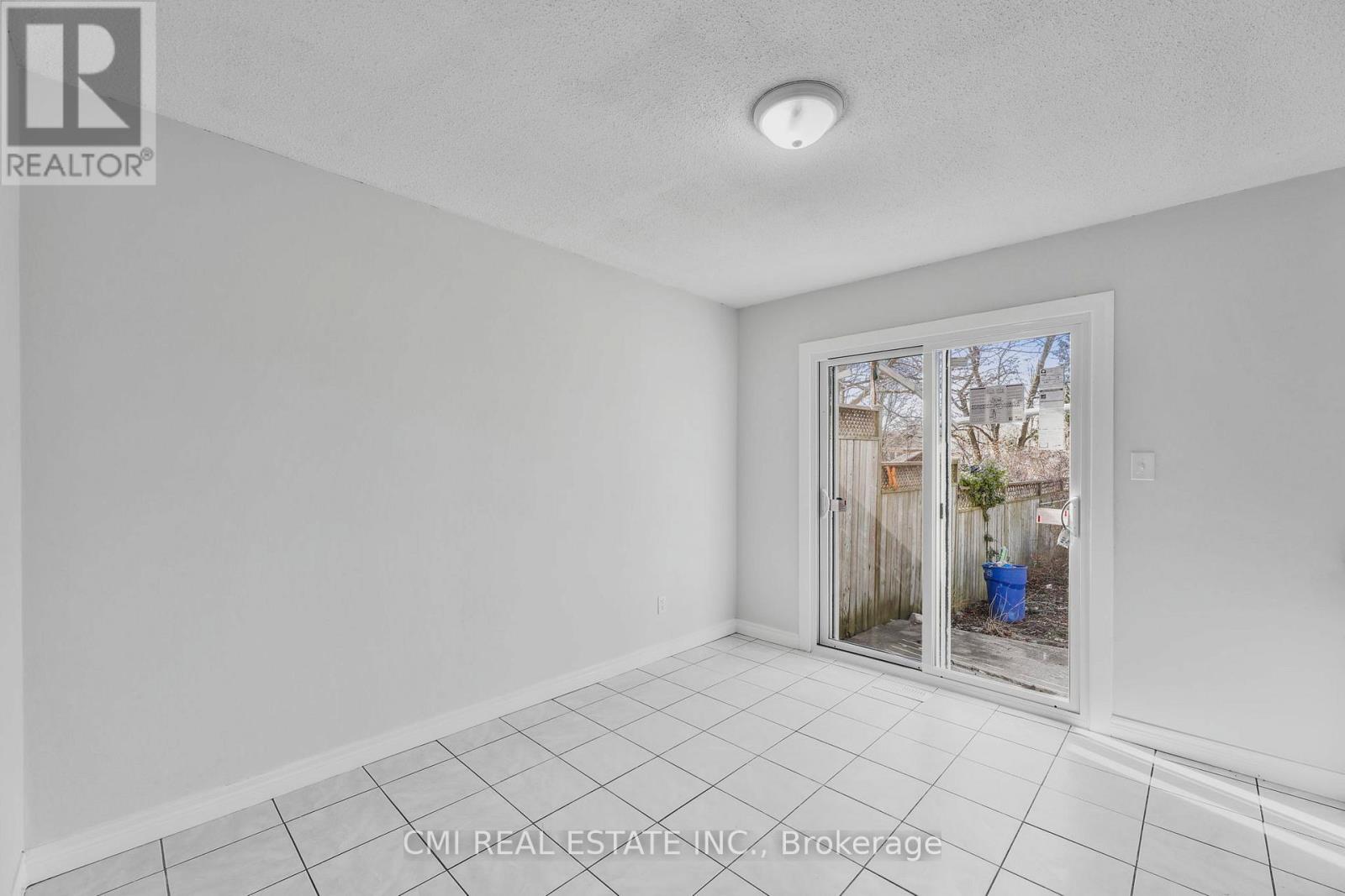 17 Maplestone Avenue, Sarnia, Ontario  N7S 4X1 - Photo 10 - X12454473