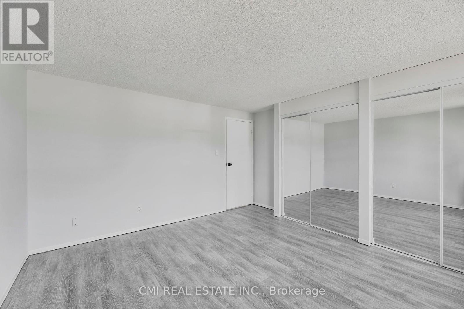17 Maplestone Avenue, Sarnia, Ontario  N7S 4X1 - Photo 27 - X12454473