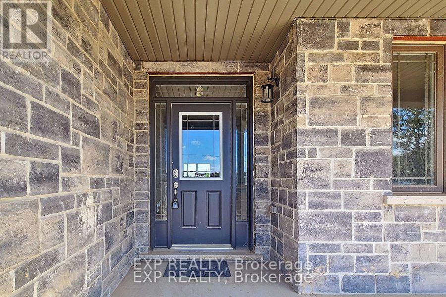 482 Blackburn Drive, Brant, Ontario  N3T 5L5 - Photo 2 - X12454478